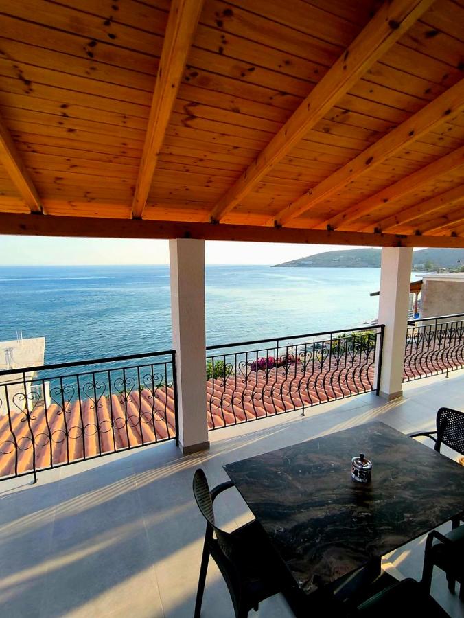 Petra Mare - Bed and Breakfast Qeparo