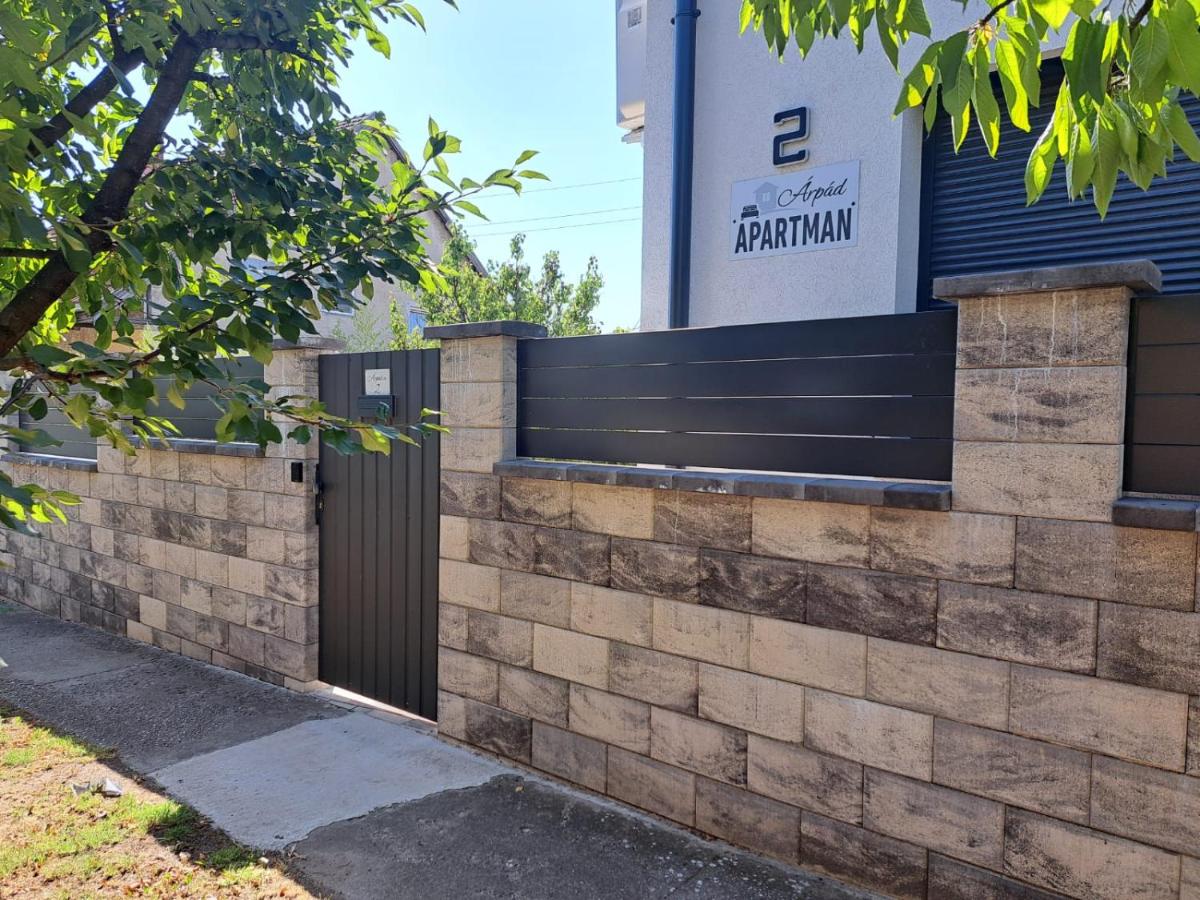 Altair Árpád Apartman - Ferienwohnung Wetschesch