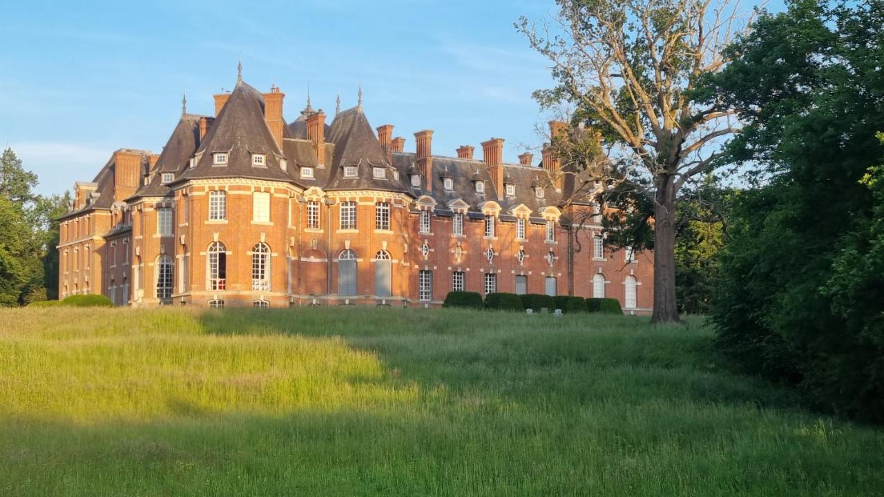 Beautiful suite in a historical castle in Loire Valley - B&B