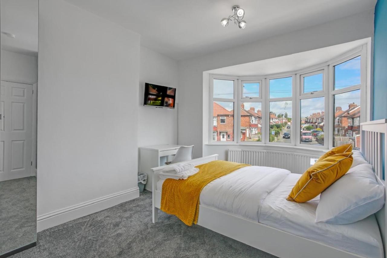 Luxury 5-bedroom home in Newcastle - Bed and Breakfast Longbenton