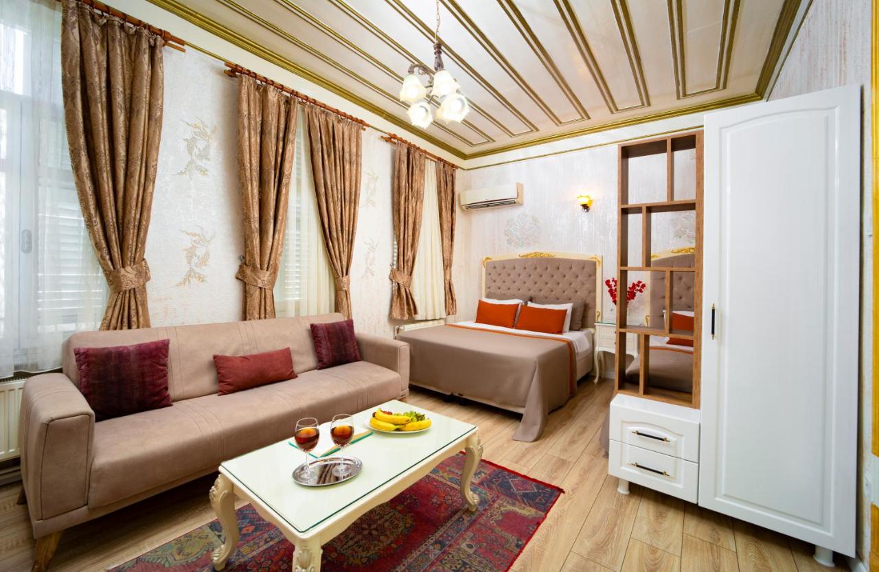 Deluxe One-Bedroom Suite (4 Adults) With Kitchen