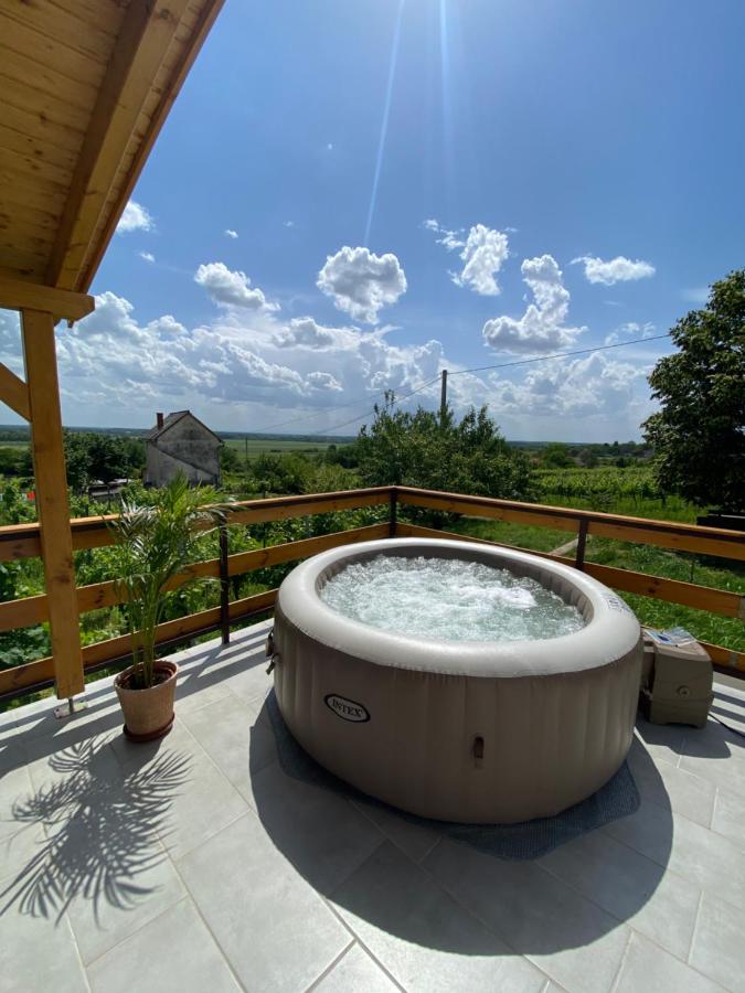 Alma Apartmanház - B&B