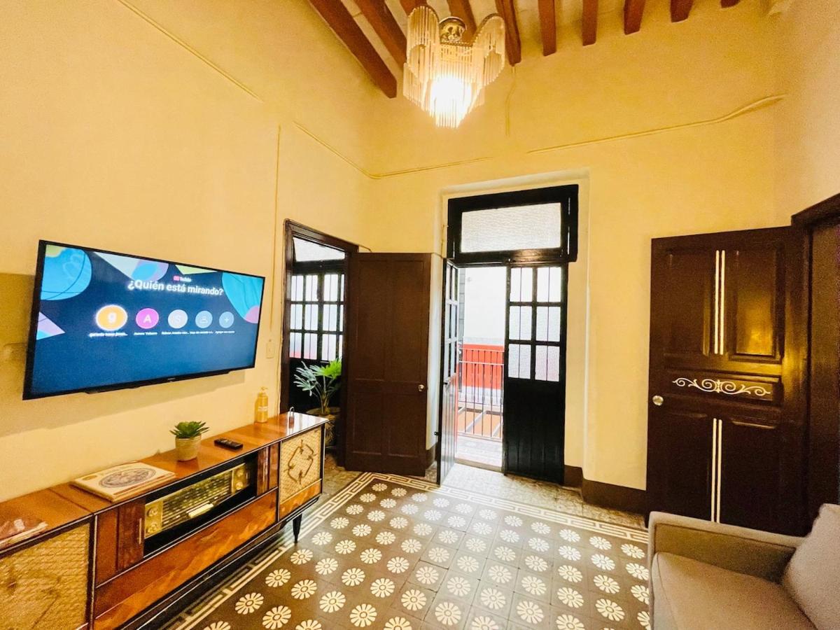Departamento #6 frente al Zócalo de Puebla en casona del siglo XVI - Chambres d'hôtes Puebla