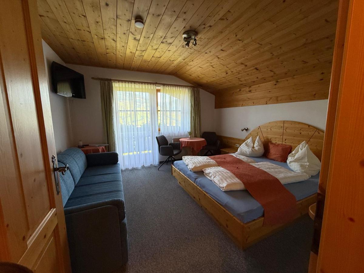 Habitación Doble con vistas a la montaña