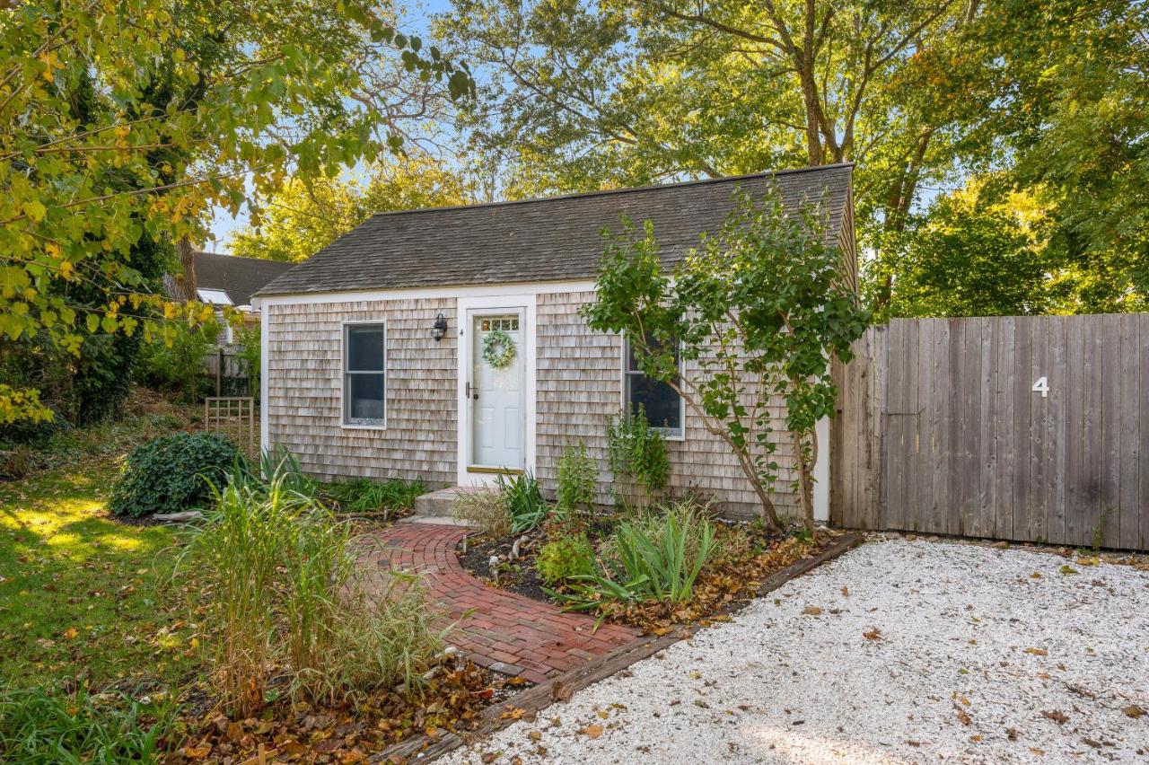 Babes Bungalow by Leavetown Vacations - Bed and Breakfast Orleans