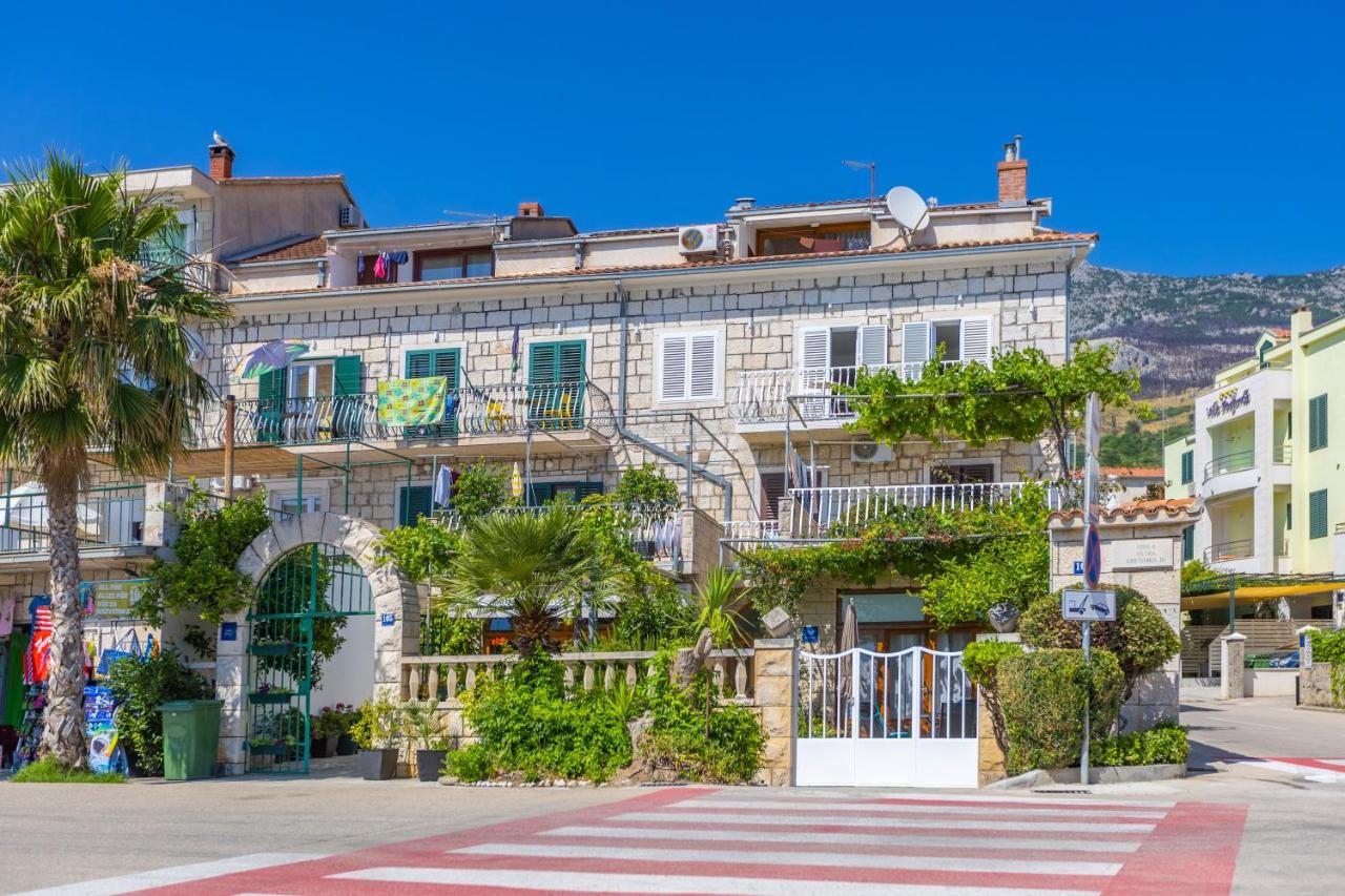 Apartments Amfora 2 - Bed and Breakfast Podgora