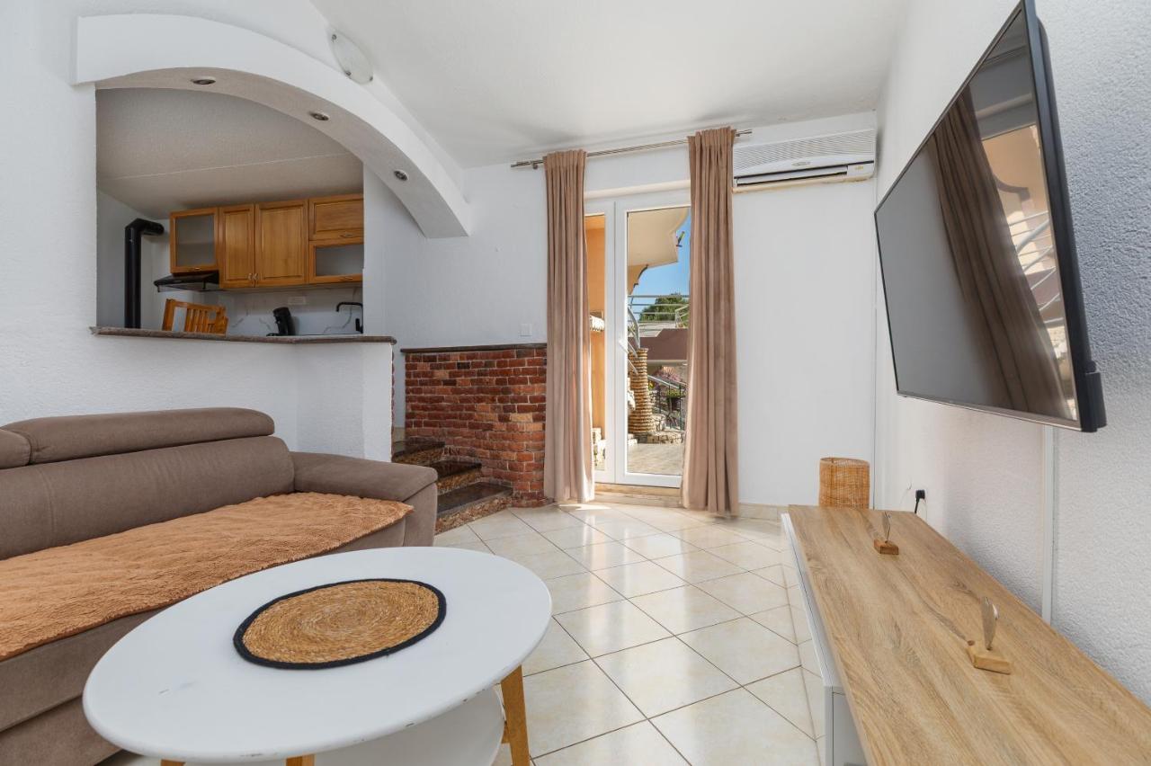 Appartement 2 Chambres avec Terrasse et Vue sur la Mer