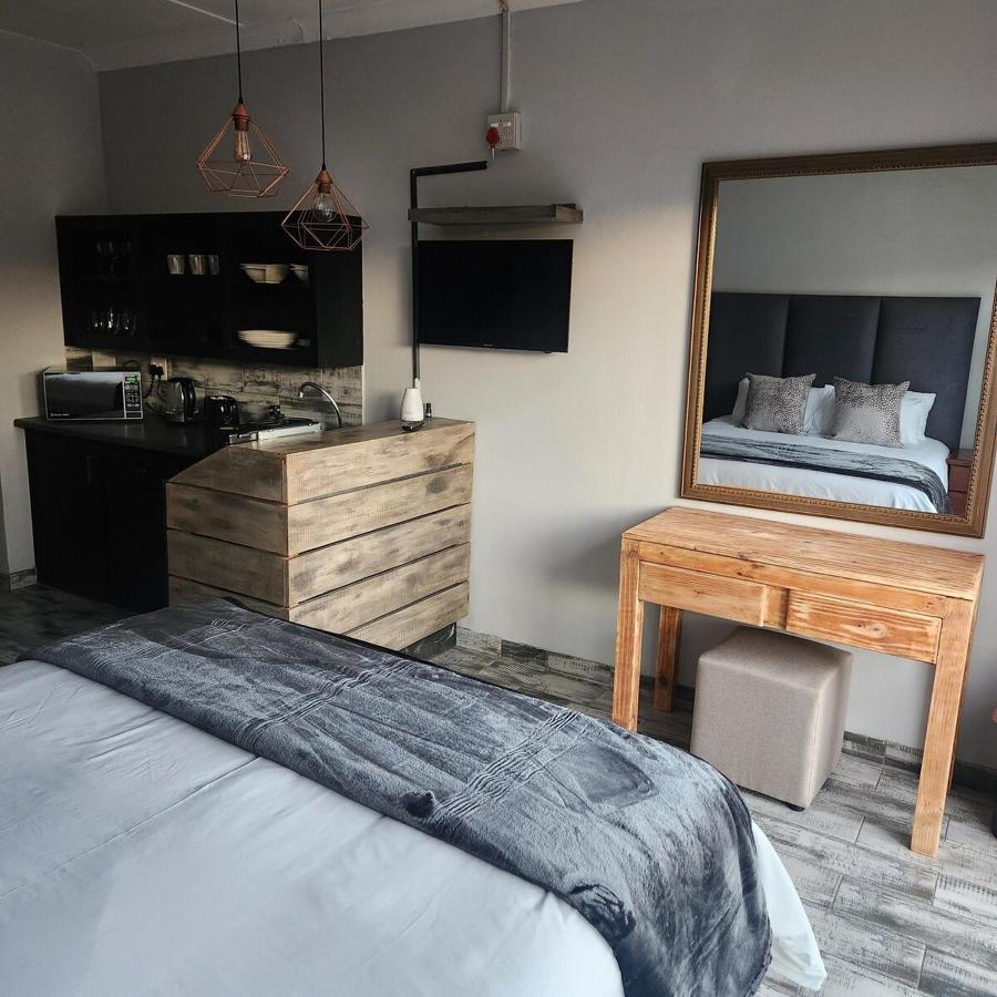 Modern Comfort at 44 Biddulph - B&B Harrismith