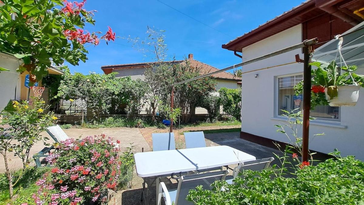 Cosy House 400 m from Iulius Town - B&B