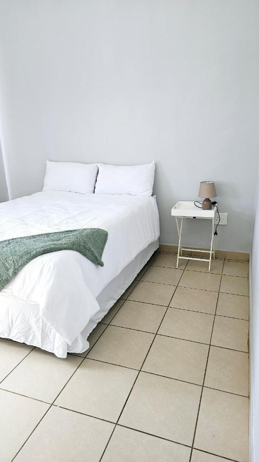 Self Catering Accommodation - B&B