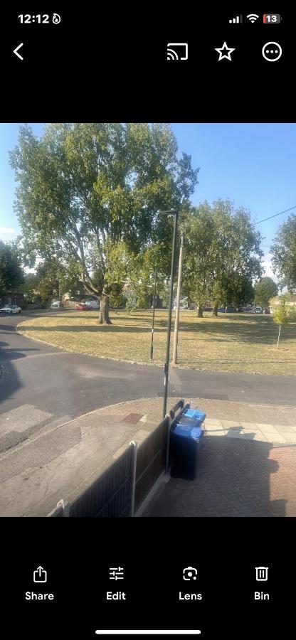 Small En-suite - B&B Enfield Lock