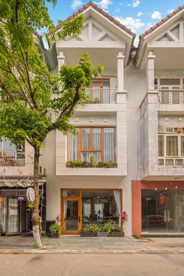 Serenity Villa - Near My Khe Beach & City Center by The Key - B&B Da Nang