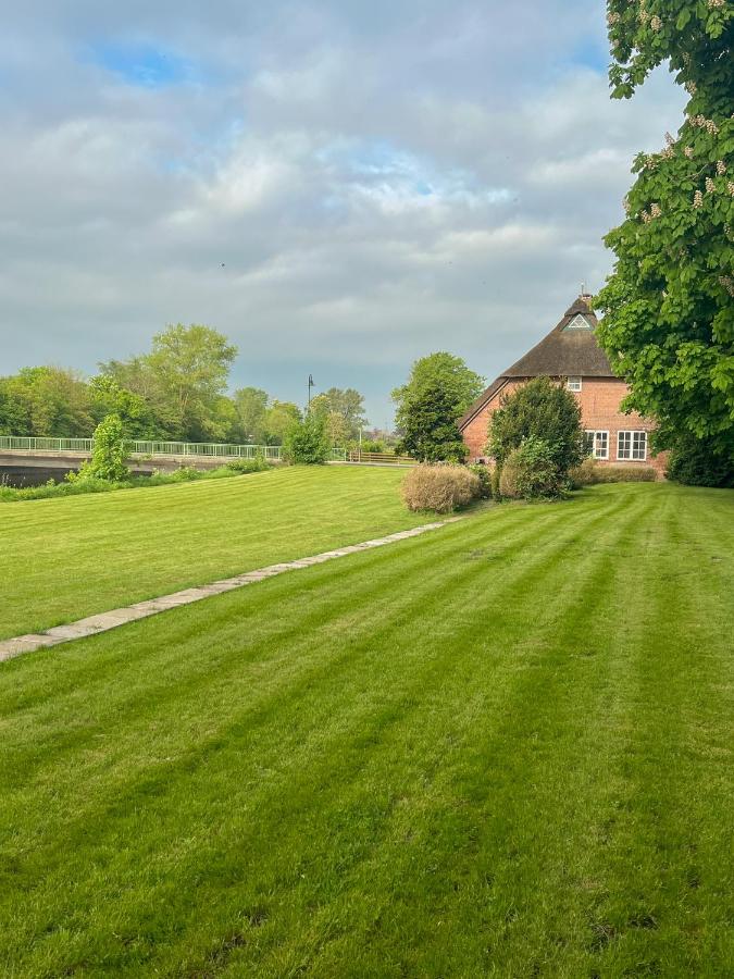 Friesenhaus Ebbe für 6 Gäste mit großem Garten - Bed and Breakfast Rodenkirchen