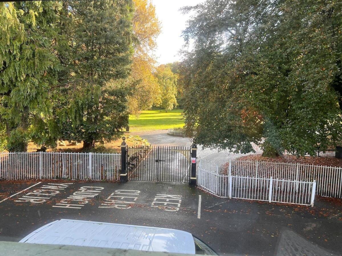 6 Luxury home, near family park and Coffee Shop! - B&B Merthyr Tydfil