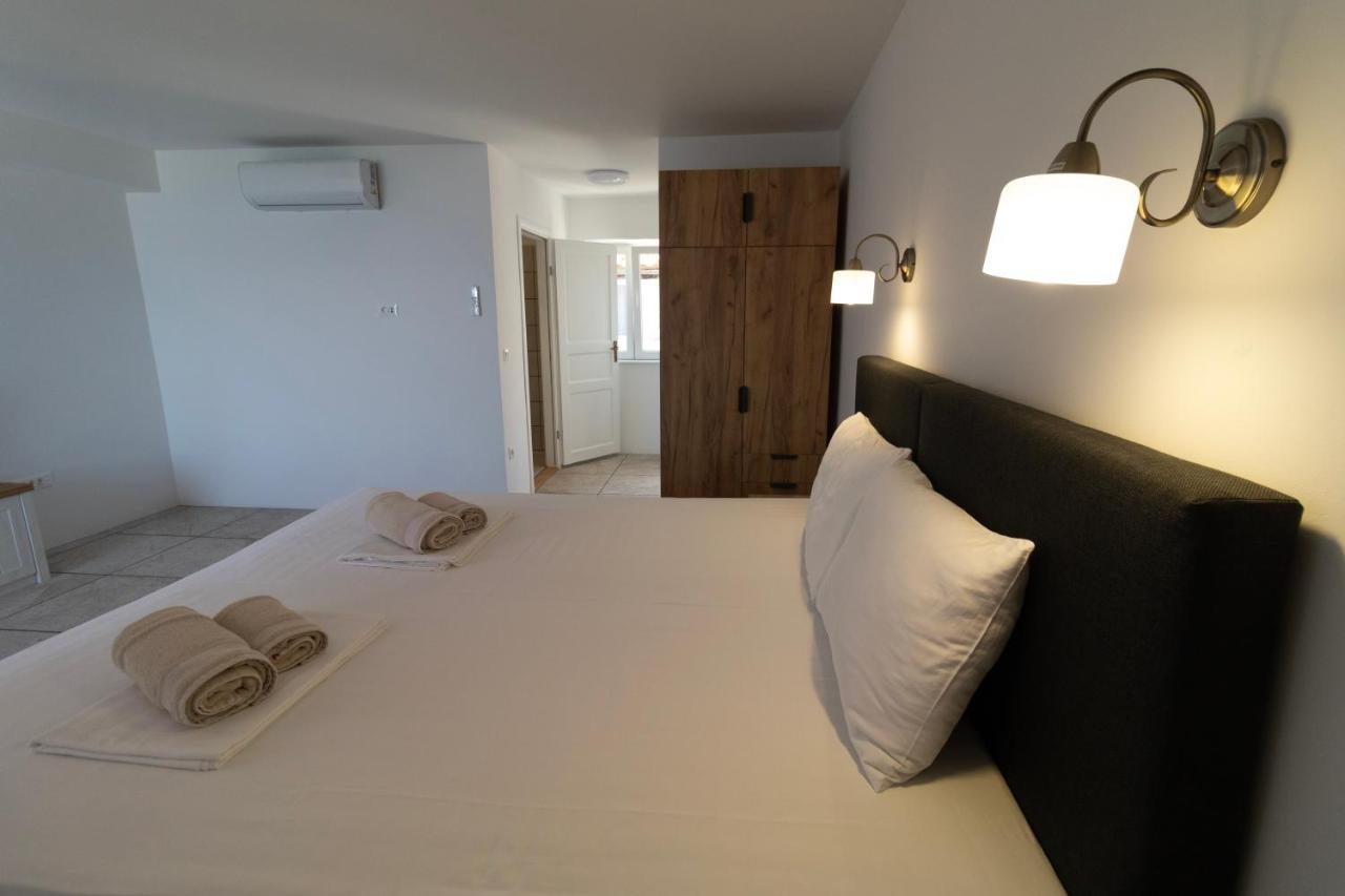One-Bedroom Apartment with Sea View