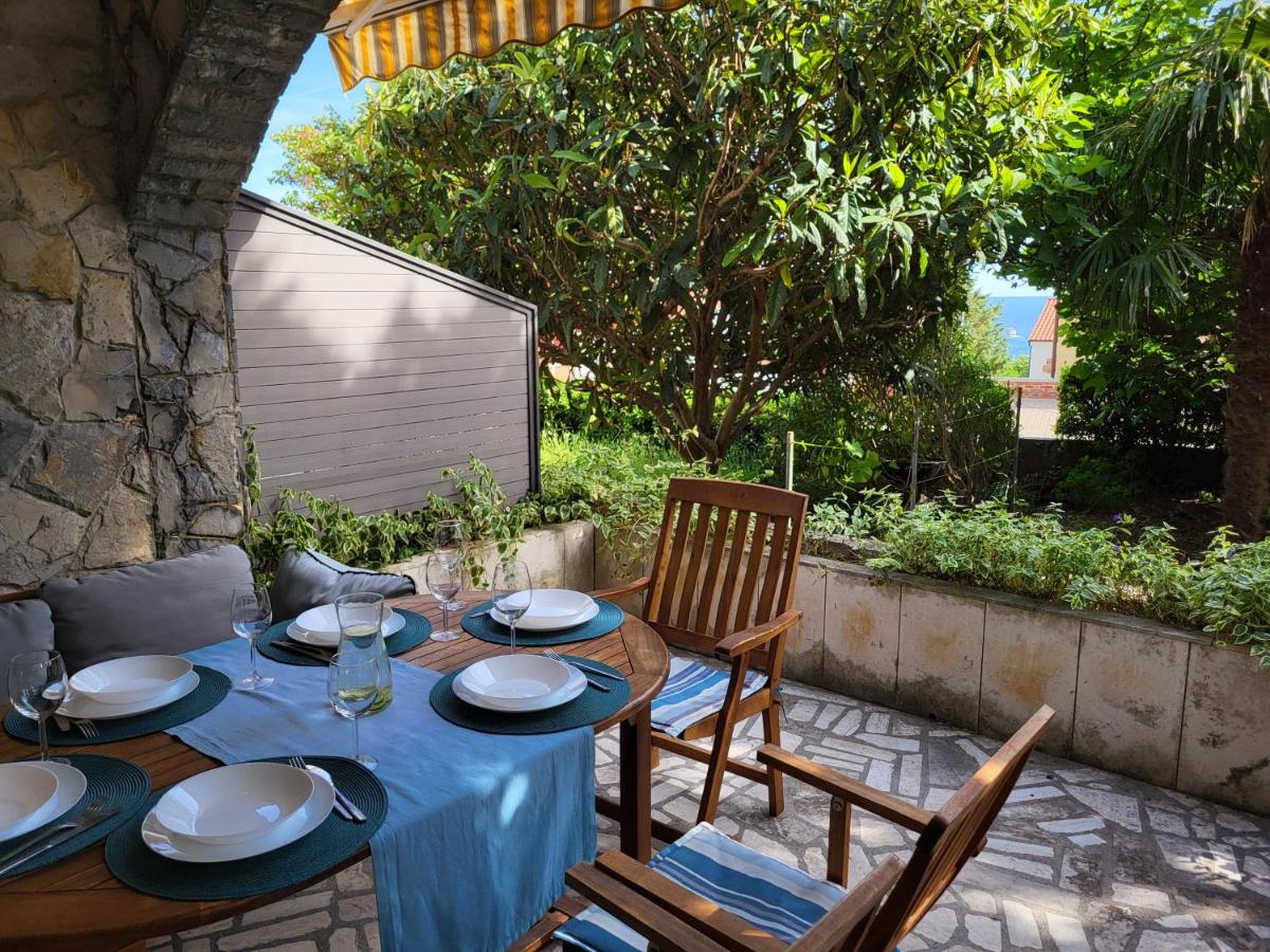 Apartment with terrace overlooking the see - B&B Krk