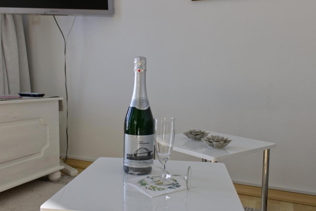 Inselblume 17 - Gemütliche Ferienwohnung mit Meerblick in der Strandburg - B&B Fehmarn