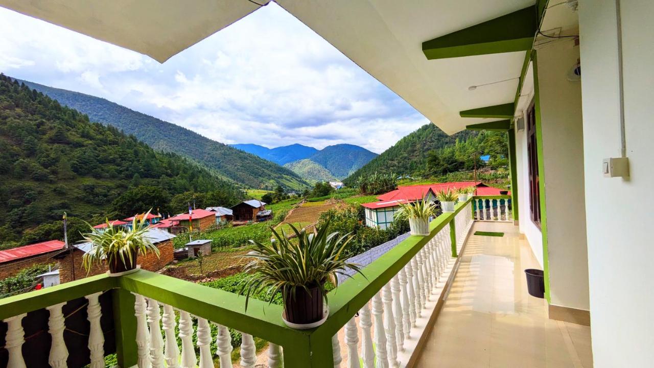 Accomoon hillside homes - B&B Dirāng