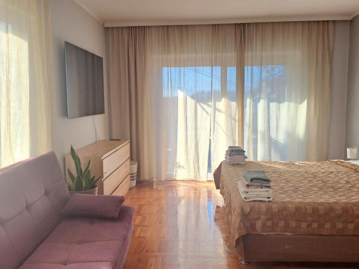 Apartmani Svitlana - Bed and Breakfast Sukošan