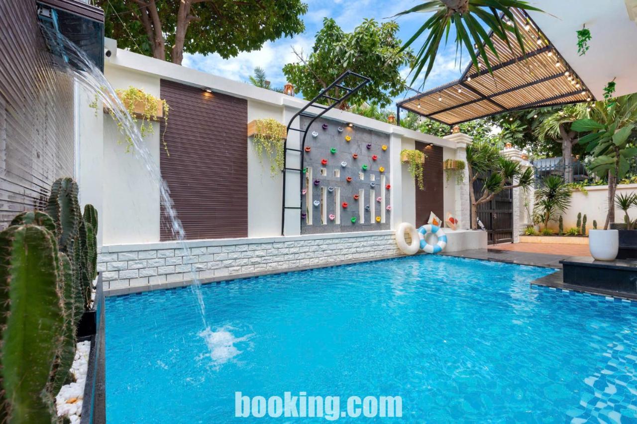 Villages Đồi Ngọc Tước Hồ Bơi Phòng Karaoke Riêng - Chambres d’hôtes Cap-Saint-Jacques