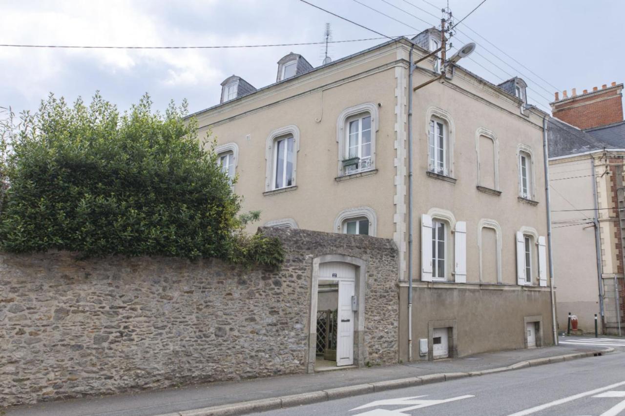 LE MONKEY 700m Gare Wi-Fi - B&B Laval