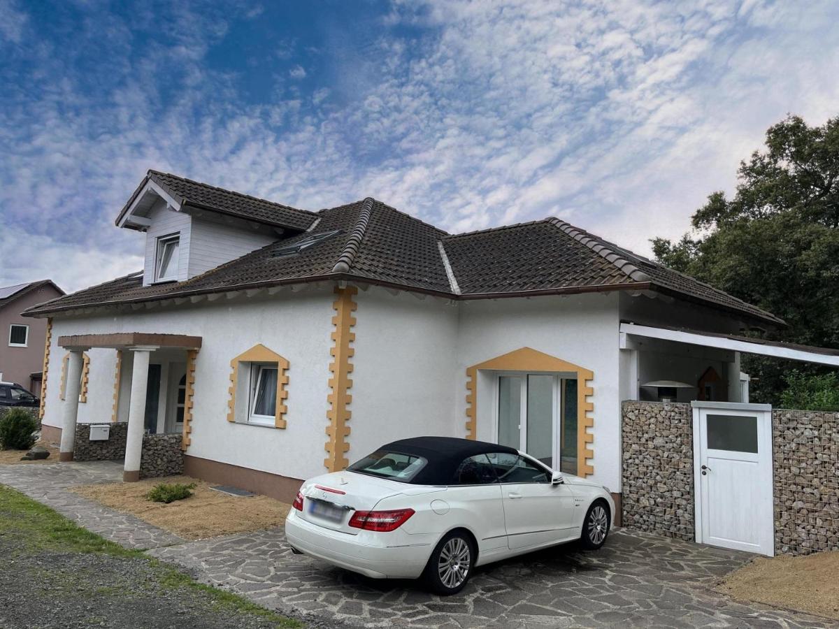 Ferienwohnung mit Sauna und Pool - B&B Niederdürenbach