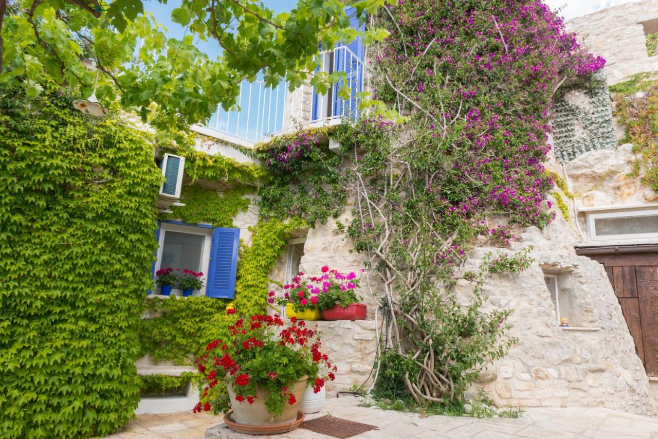 HelloAPULIA - Sweet Trullo on the Beach - Unique Seafront house with Direct Beach "Ponte Lama" Access and Private Patio - Chambres d’hôtes Trani