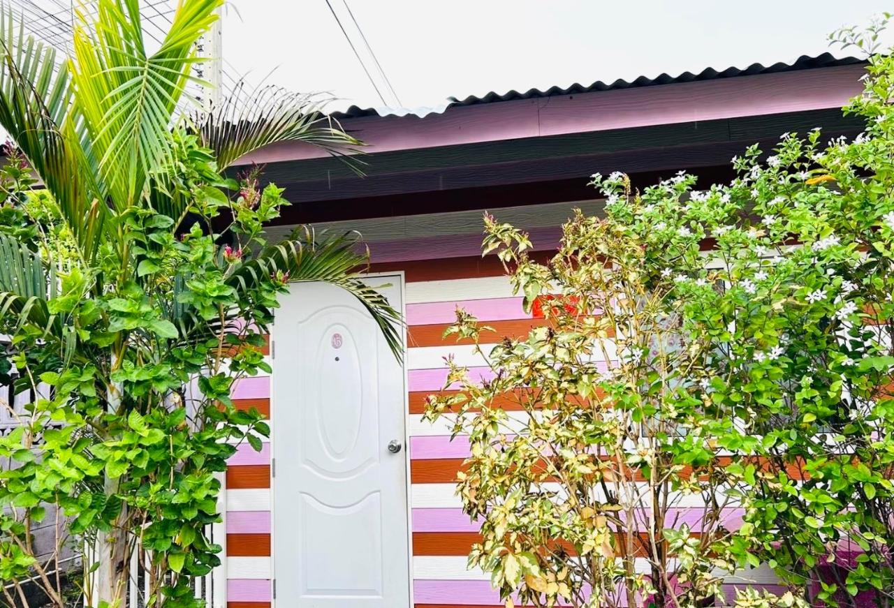 One love Pink house - B&B Ayutthaya