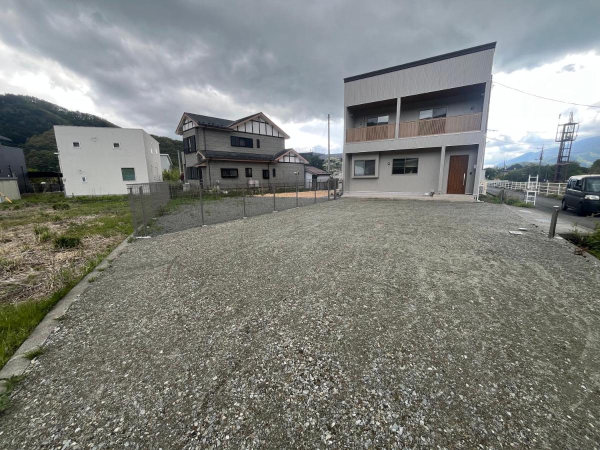 wag ur day - Spacious Villa Sleeps 10 Pet-Friendly dogs and cats Up to 7 Huge Private Dog Run - Chambres d'hôtes Fujikawaguchiko