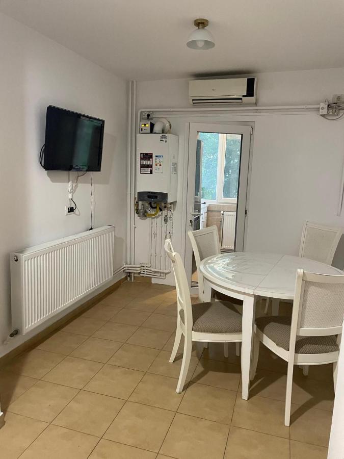 Sea Side Apartment - B&B Constanța