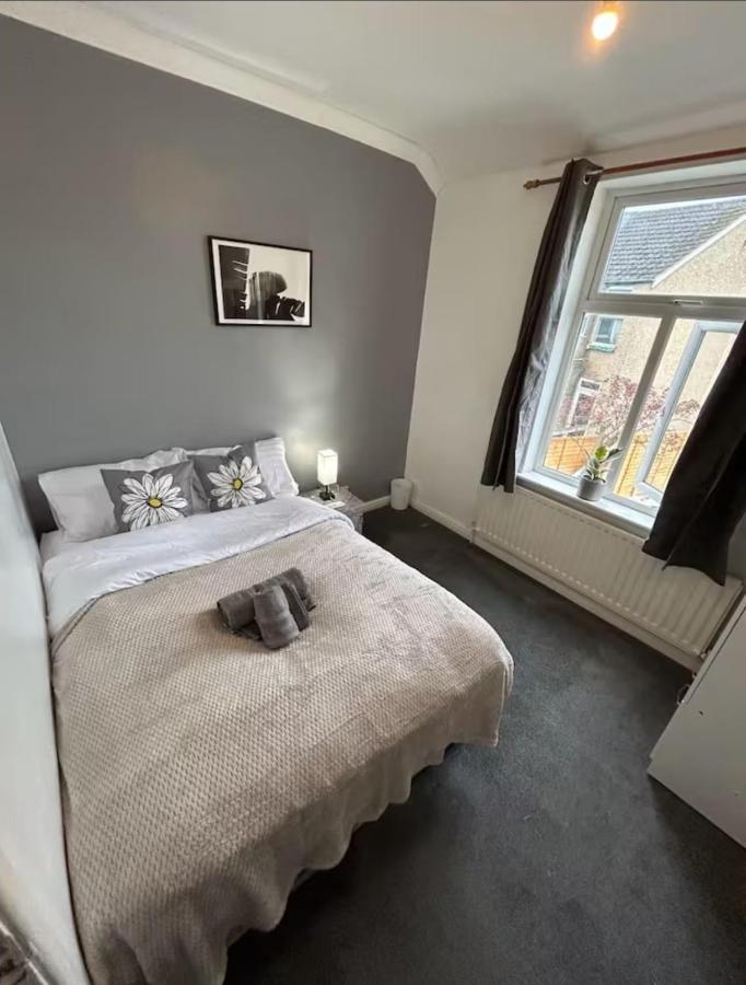 Beautiful 5Bedroom House - Contractors and Family near the Molineux stadium - B&B Wolverhampton
