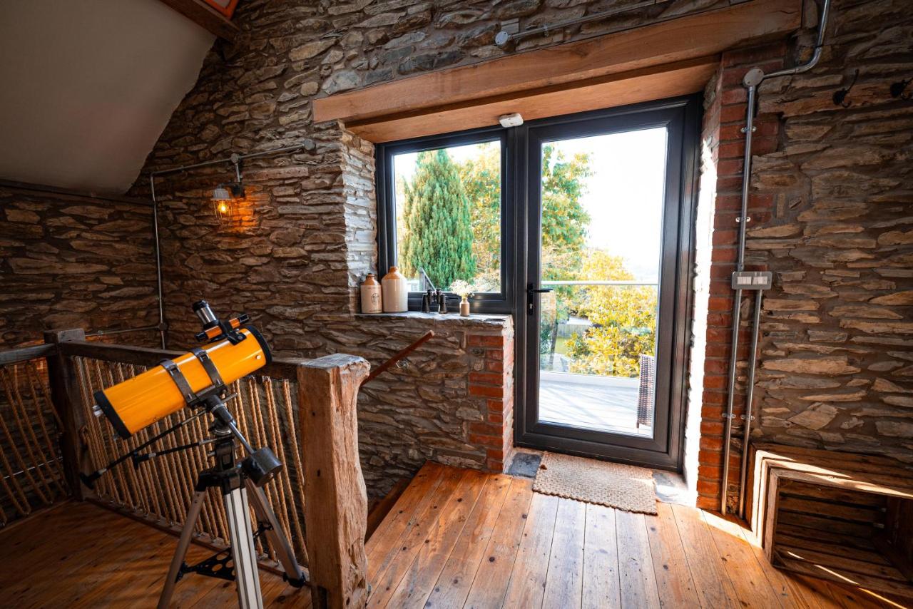 Hay Barn, Penrheol Farm, Unique Barn Conversion - B&B