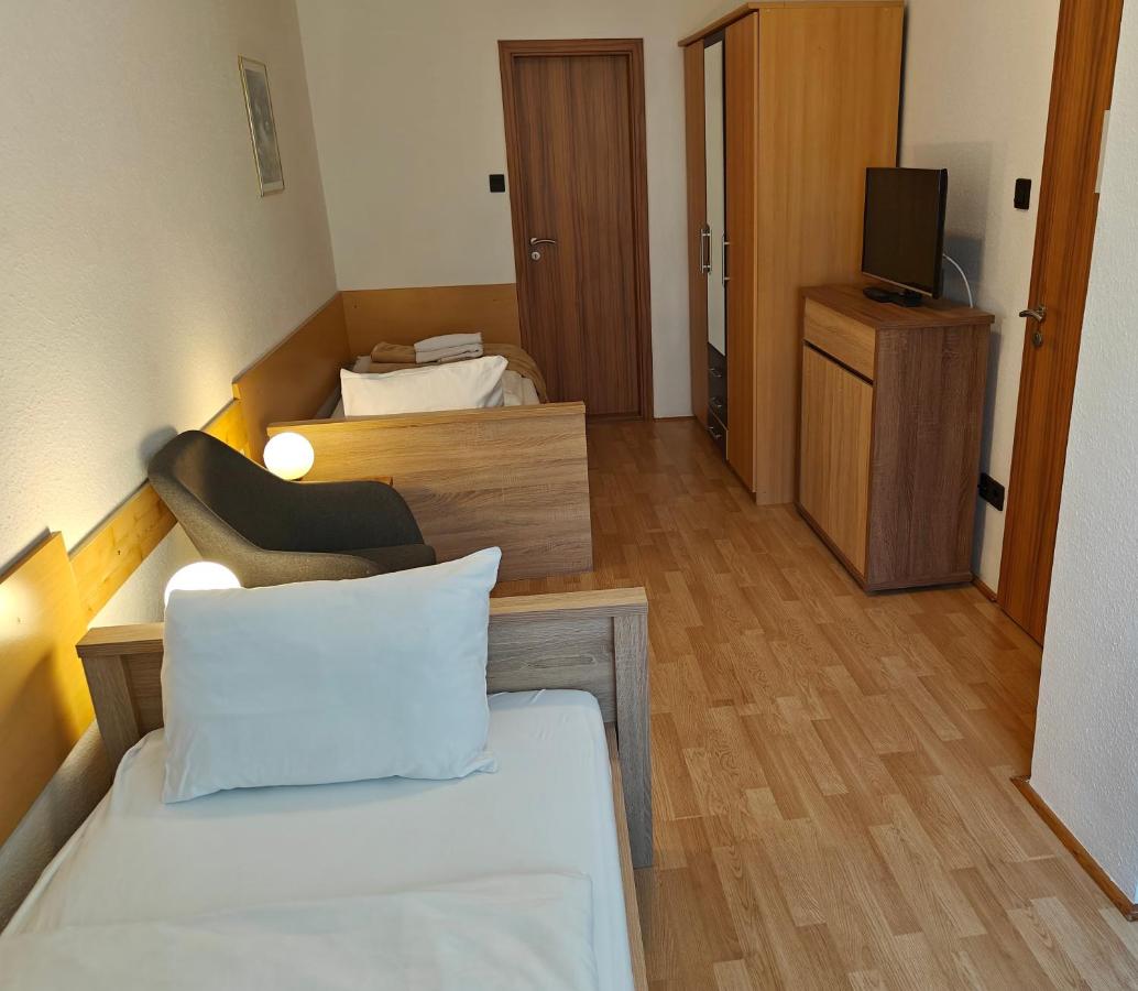 Standard Zweibettzimmer mit Gartenblick