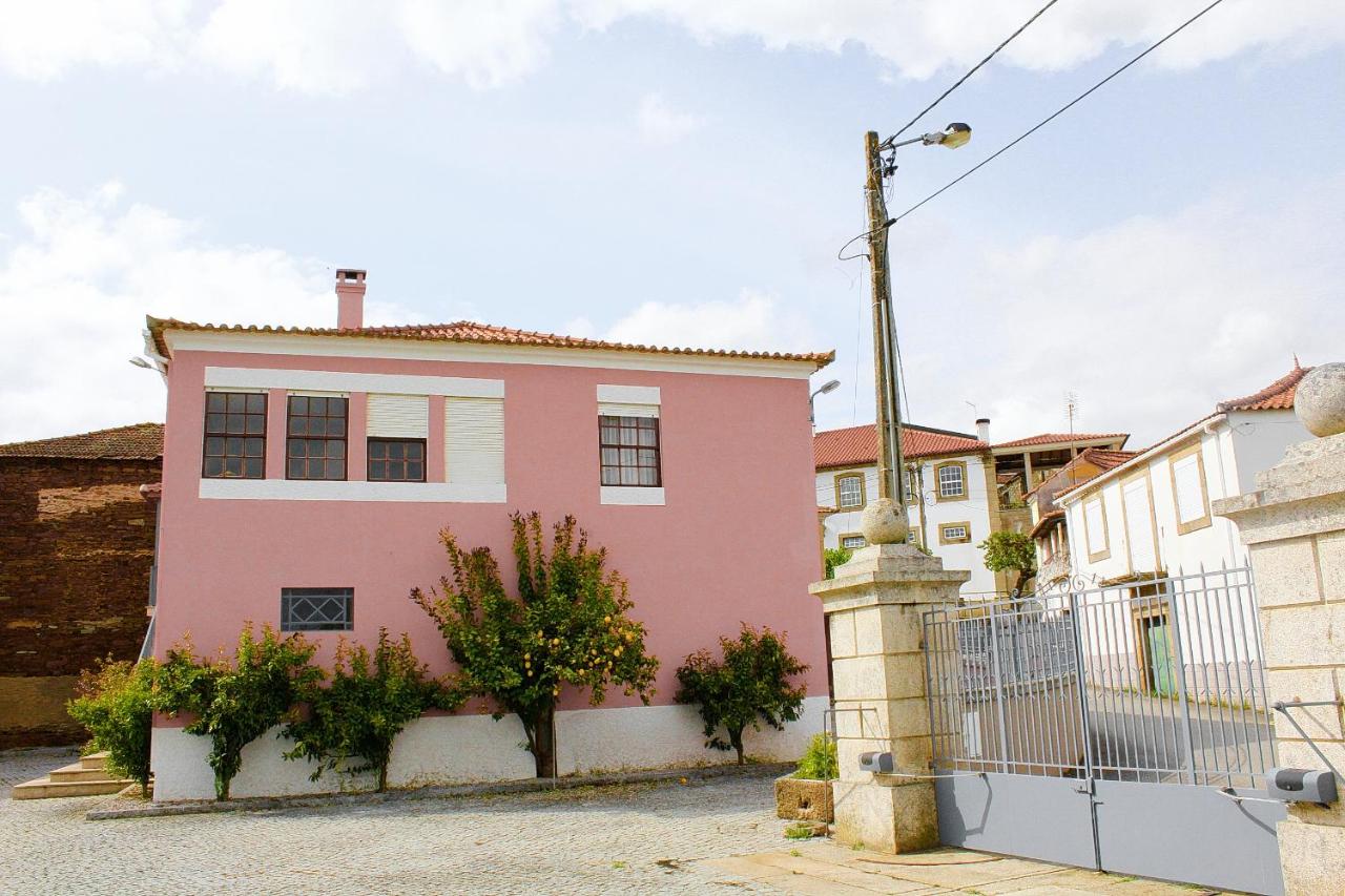 Casa De Quintãs - Bed and Breakfast Vila Real