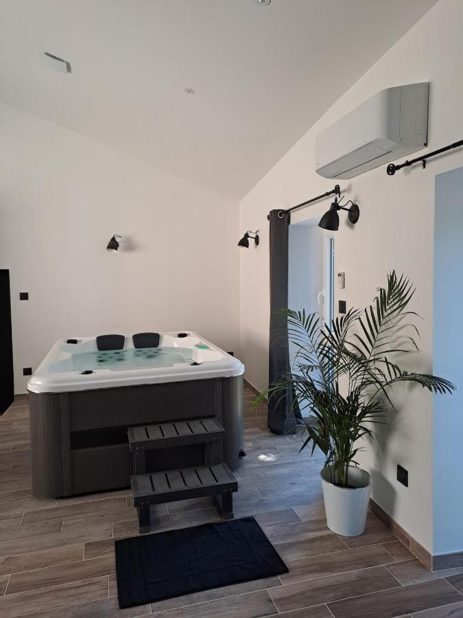 Maison chaleureuse avec jacuzzi interieur - Bed and Breakfast Pranles