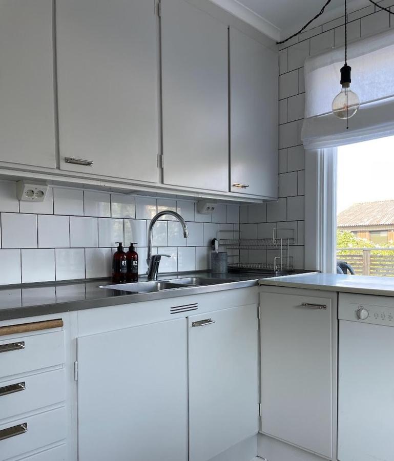 Family-Friendly House with Garden & Terrace by the Sea - Bed and Breakfast Bovallstrand