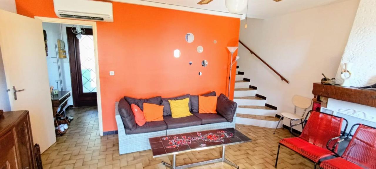 Pleasant house with garden near beaches - B&B Bandol