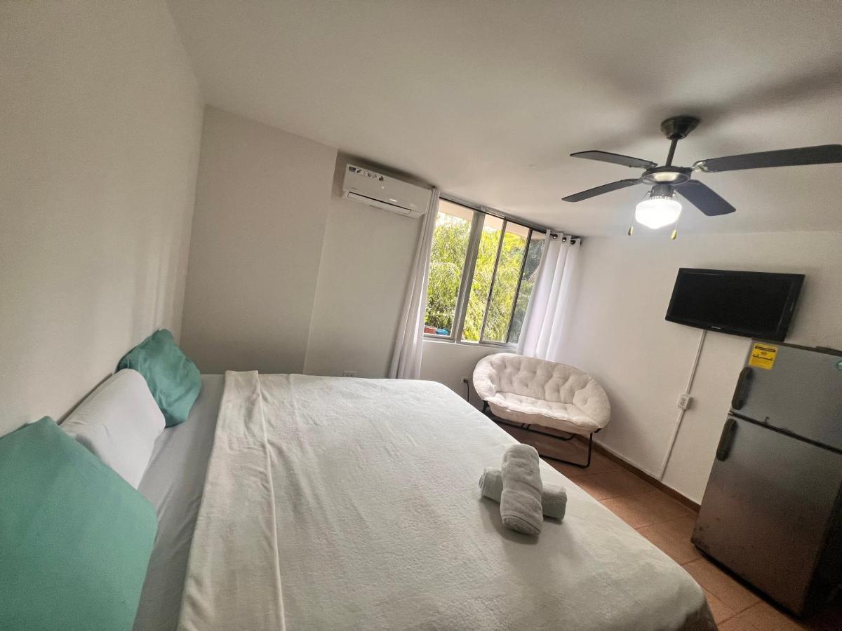 Suite con cocina pequeña y baño privado - B&B Panamá