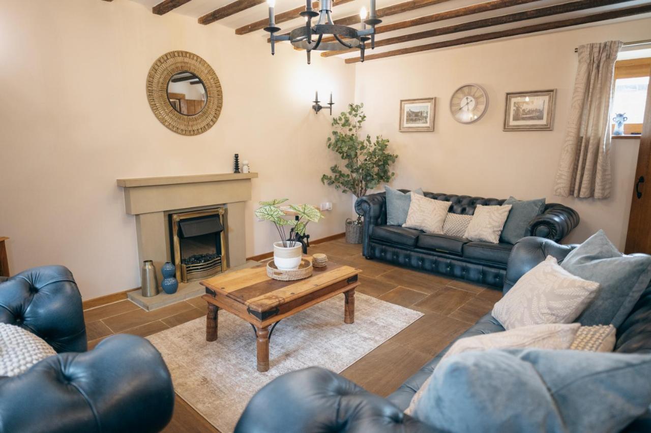 The Old Mill at Barnacre - Cosy cottage with private hot tub & pool access - B&B Wirral