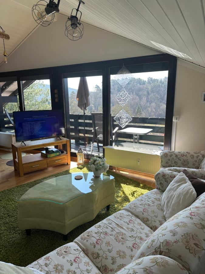 Apartment mit Balkon