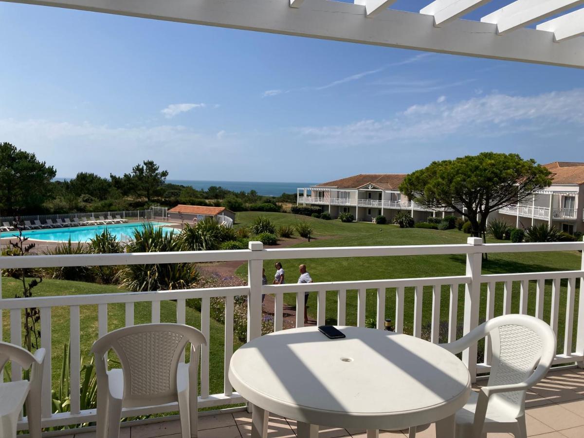 Les Sables-d'Olonne - Vue Mer, Terrasse, Wifi Fibre & Piscine, à 2 pas de l'Océan - E101 - B&B Les Sables-d'Olonne