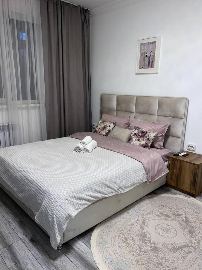 Akvarel Apartment near ADK - Ferienwohnung Almaty