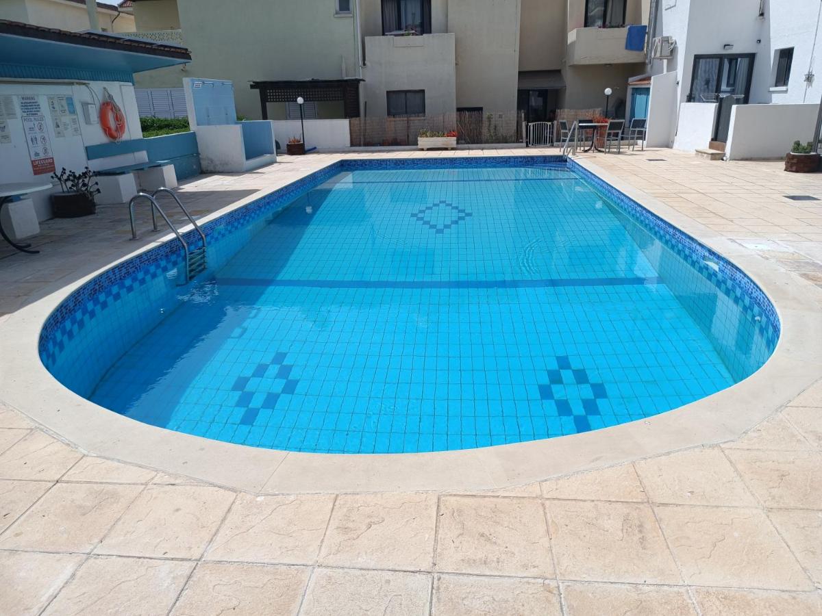 EROS Maisonette in Latchi area just 700 meters or one-minute drive from Polis Municipal Beach - B&B Lakkí