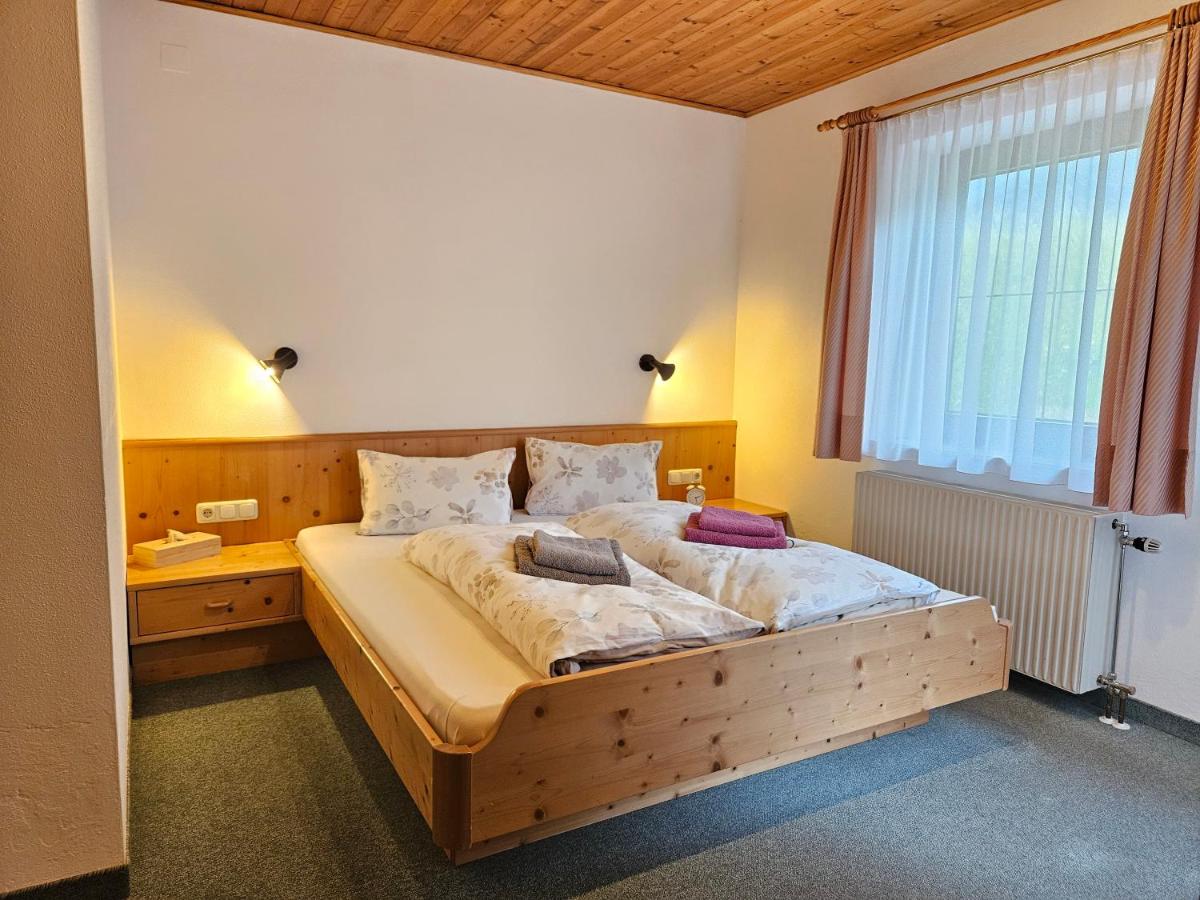 Dreibettzimmer mit Terrasse