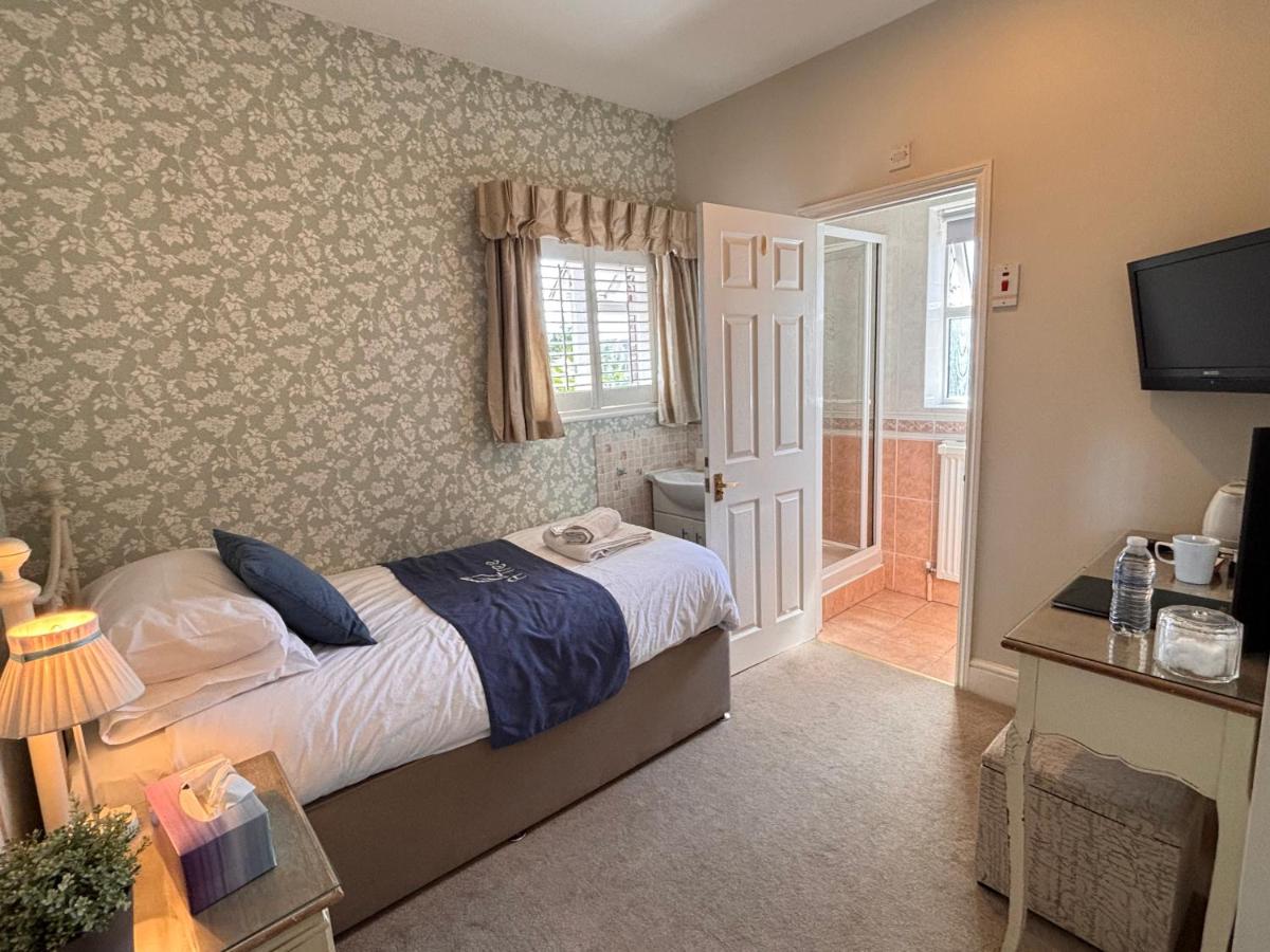Single Room with Private Bathroom