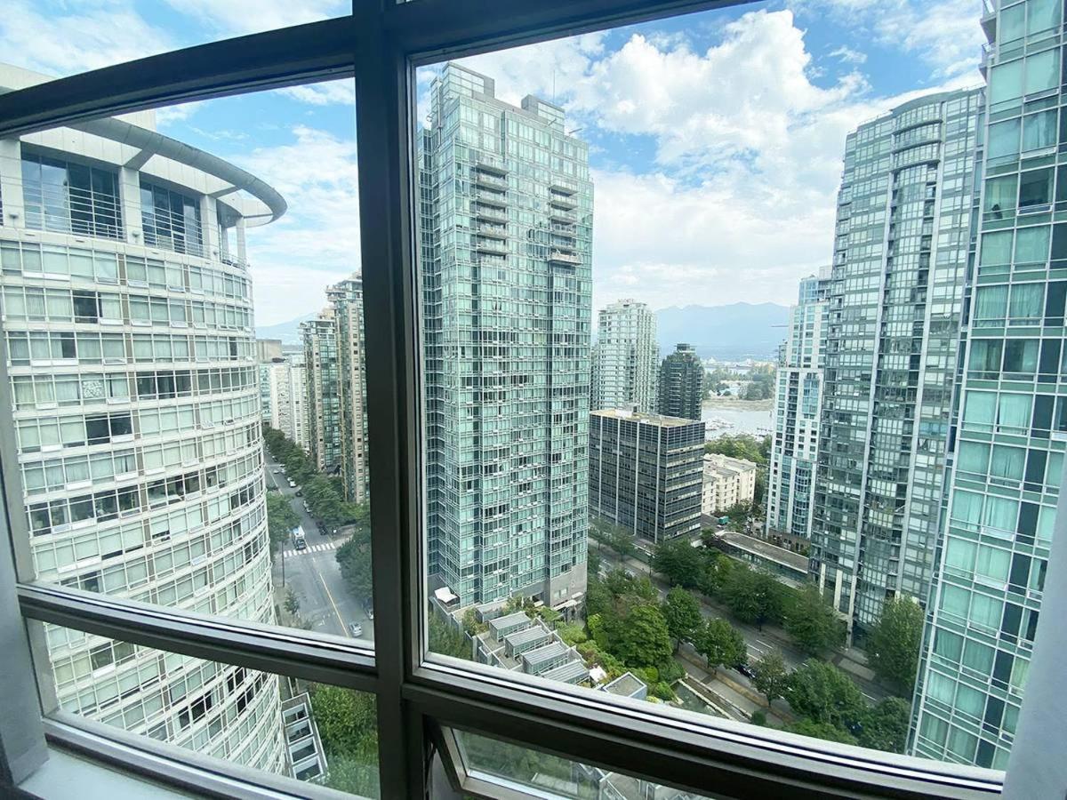 Beautiful 2 bedroom apartment located in downtown - Ferienwohnung Vancouver