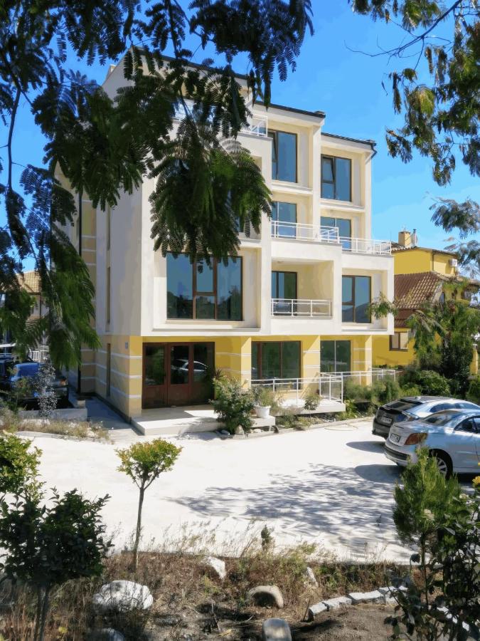 Апартамент "Paradise" Червенка - Ferienwohnung Chernomorets