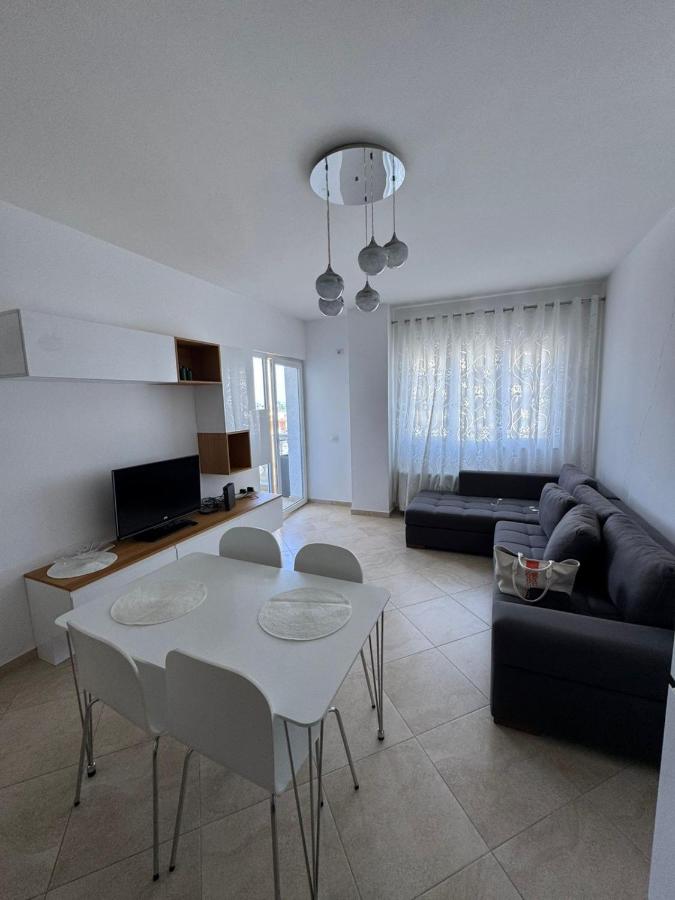 One-Bedroom Apartment with Balcony