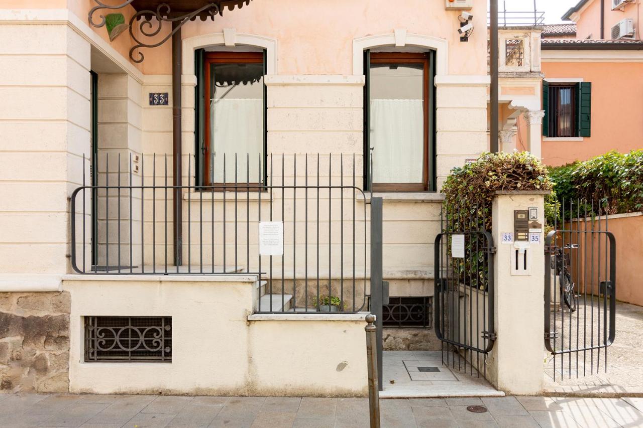 Palladio House, spaziosa elegante e centrale - B&B Padua