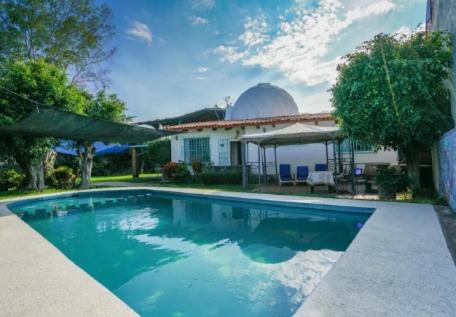 Bamboo Kira Pool - B&B
